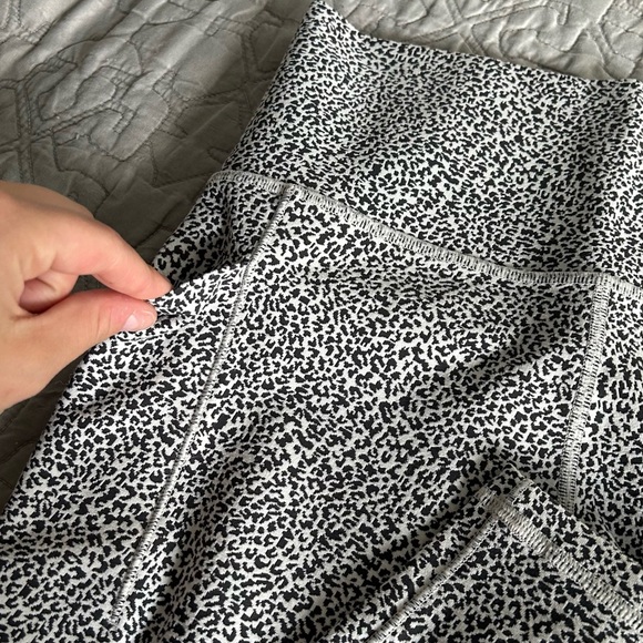 🩷ATHLETA SALUTATION STASH POCKET TEXTURED BLACK 7/8 TIGHTS LEGGINGS SIZE SMALL - Picture 8 of 10